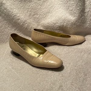 Bruno Magli Crème Leather Heels